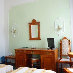 Kamer met een King Size Bed